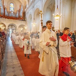 Einzug in die Stadtpfarrkirche